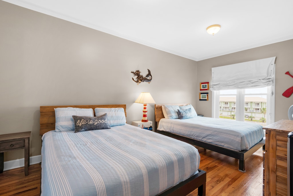 Guest bedroom with 2 beds