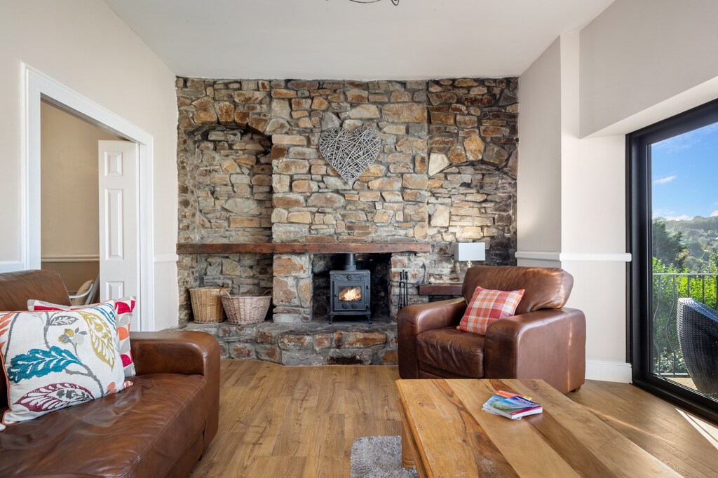 Beautiful Cottage, Hot Tub, Countryside Views