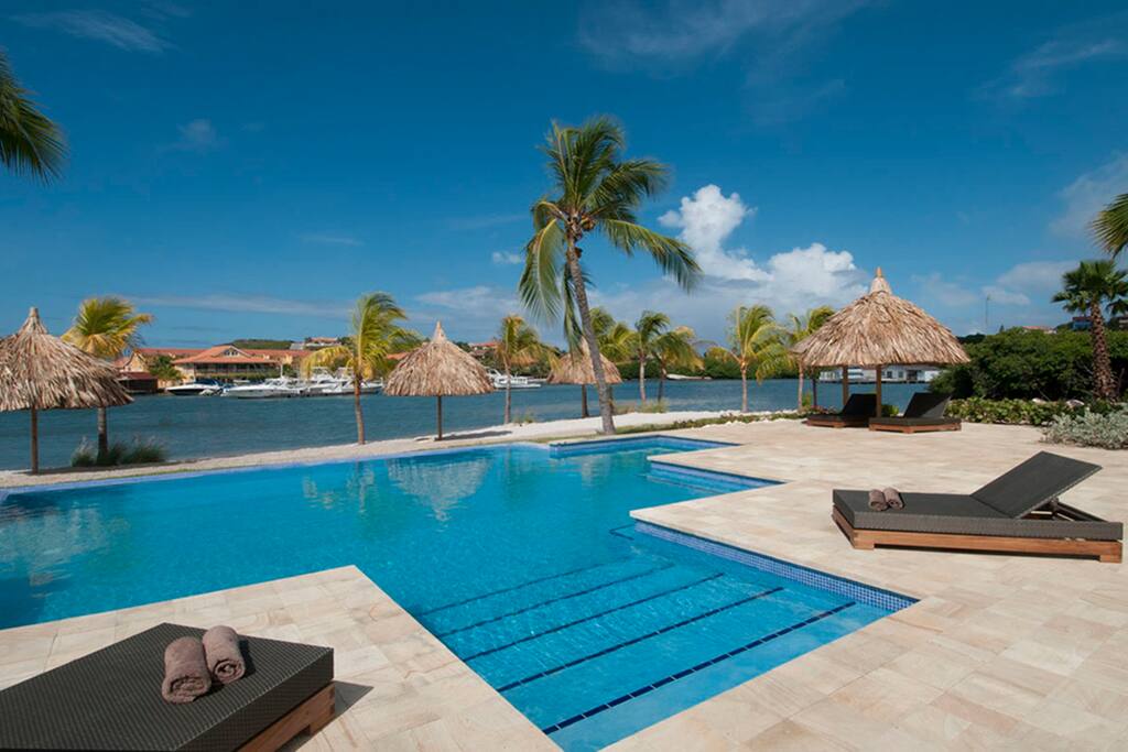 Property Image 1 - Luxurious 4-guests apartment C7 | resort | shared pool | Jan Thiel area