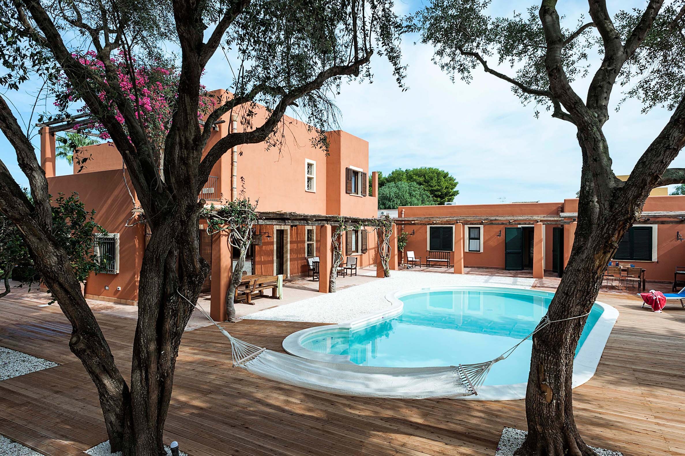 Property Image 2 - Sparkling Mediterranean Style Villa with pool