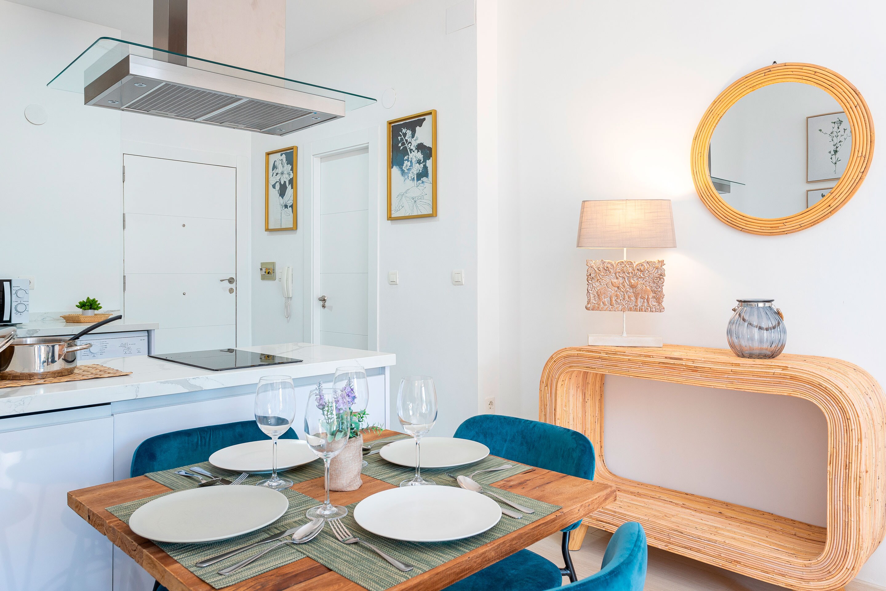 Property Image 2 - Bright apartment with exclusive views. Plaza Nueva