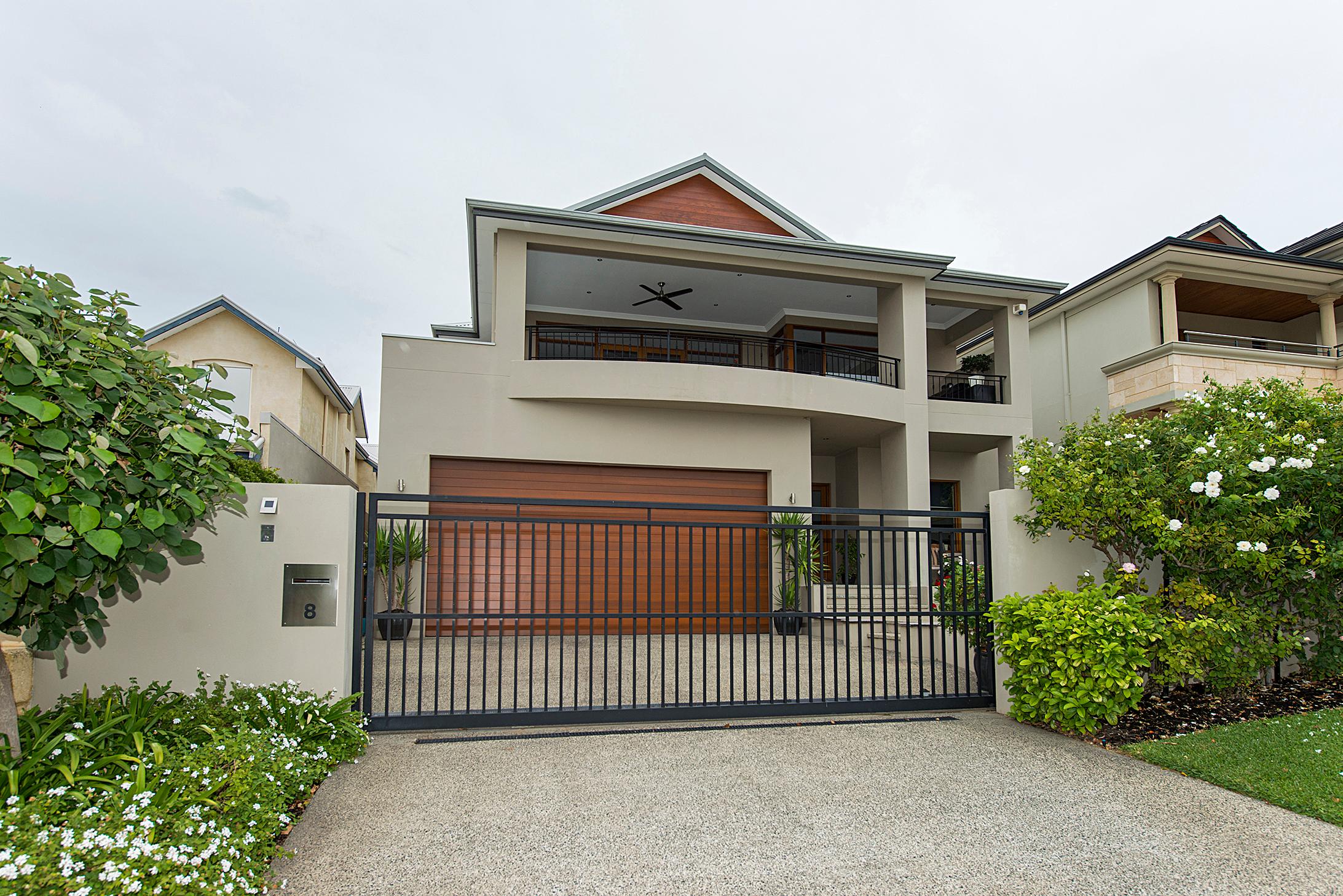 Property Image 1 - 8 Simply Stunning Swanbourne Family Home