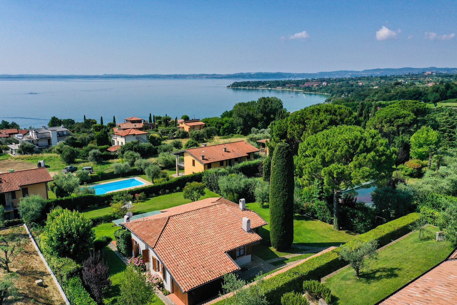 Property Image 2 - cosy villa with stunning lake view in Manerba del Garda