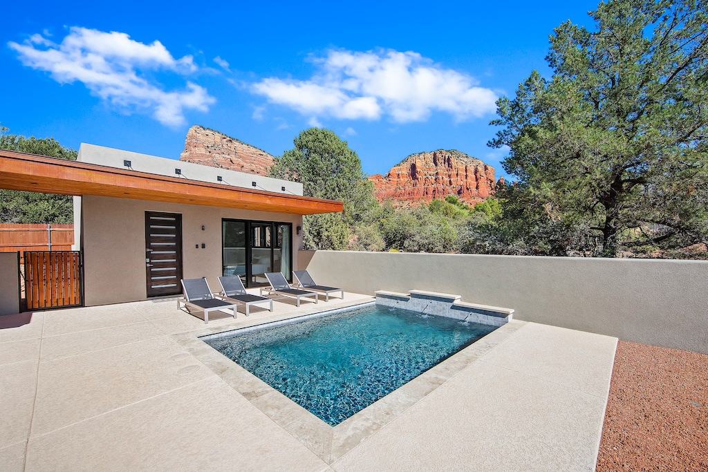Private Salt Water Play Pool with An Amazing Backdrop - Access to/from the Casita