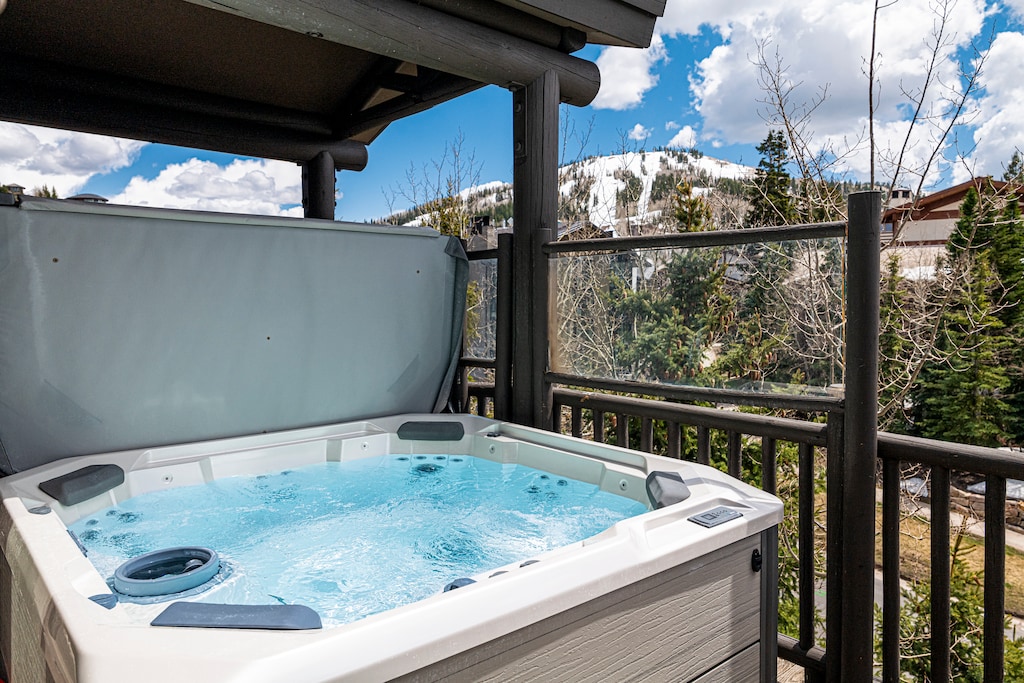 Private deck with hot tub and Deer Valley views