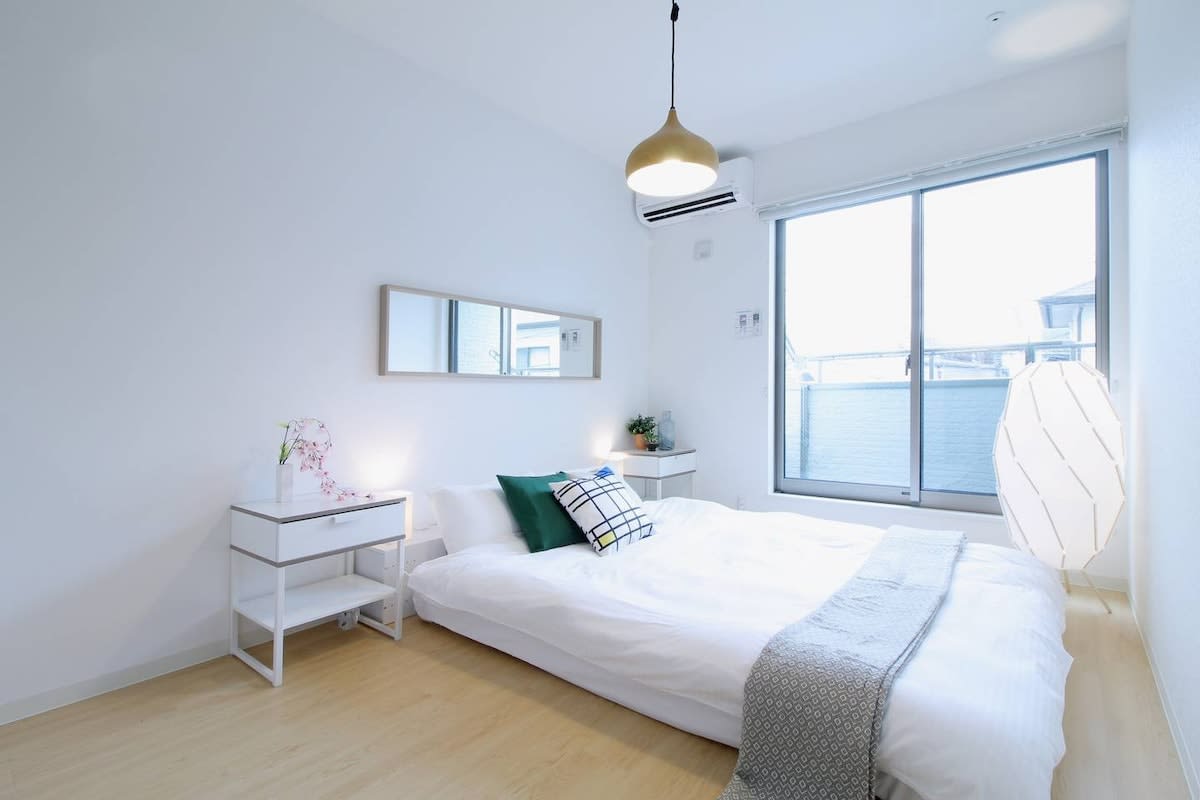 Property Image 1 - Modern Upscale Apartment in Convenient Location