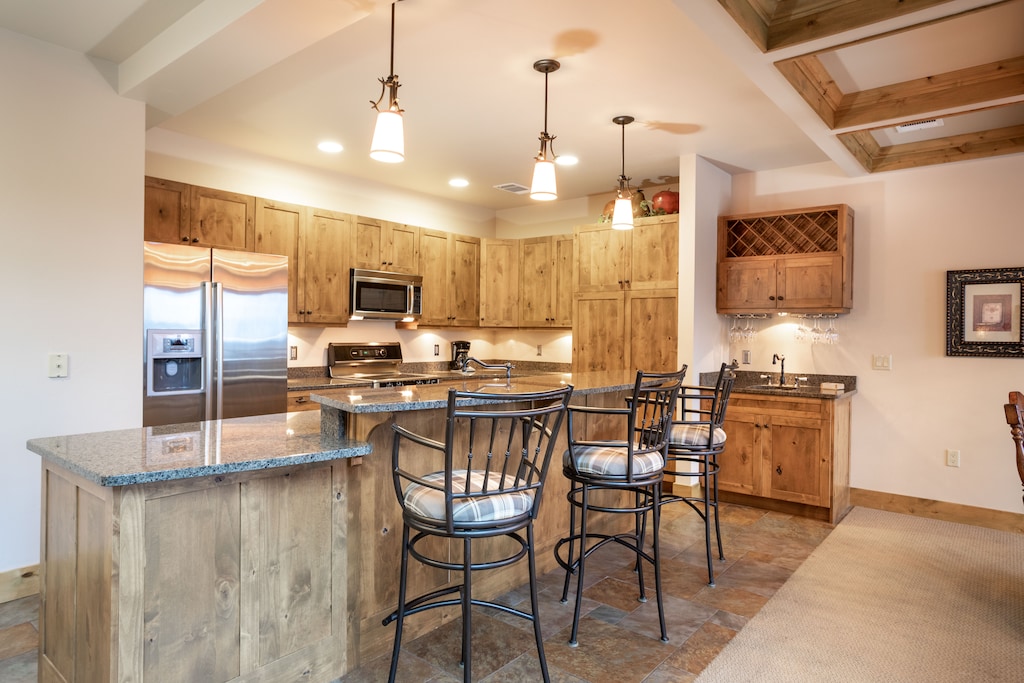 Have your morning coffee at the bar | Main Level