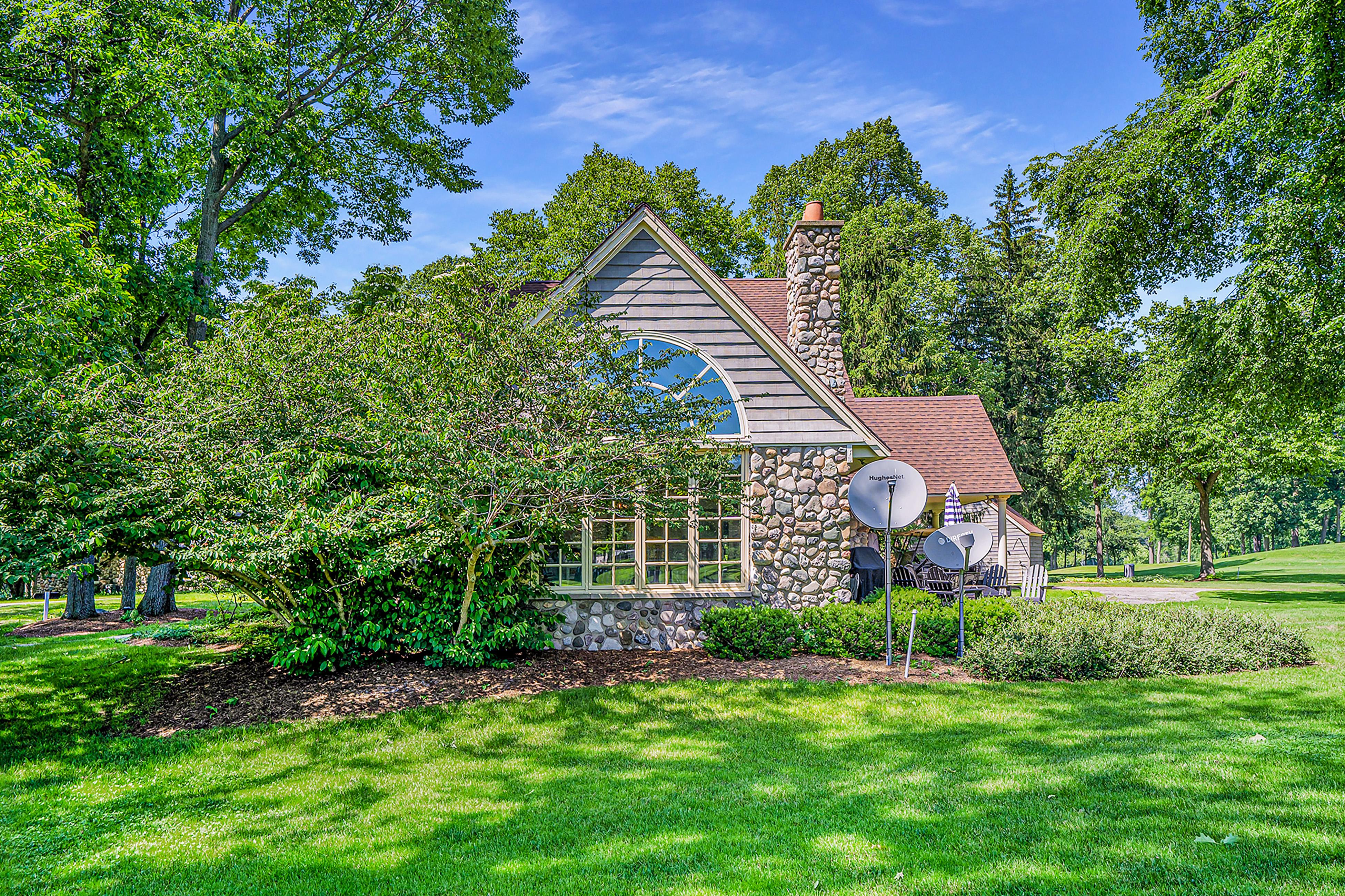 Point Cottage at Point O' Woods