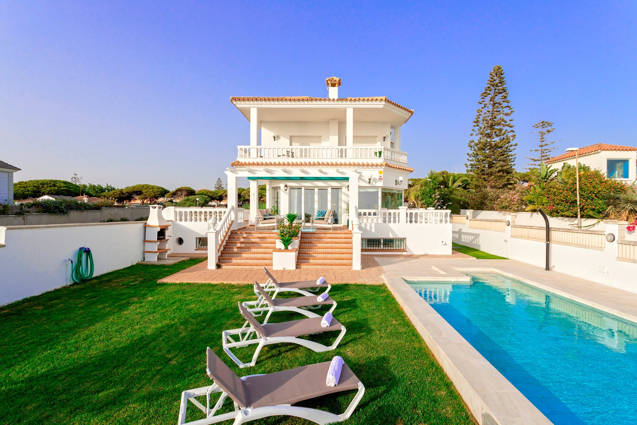 Property Image 2 - Big house with pool on the beach. La Barrosa