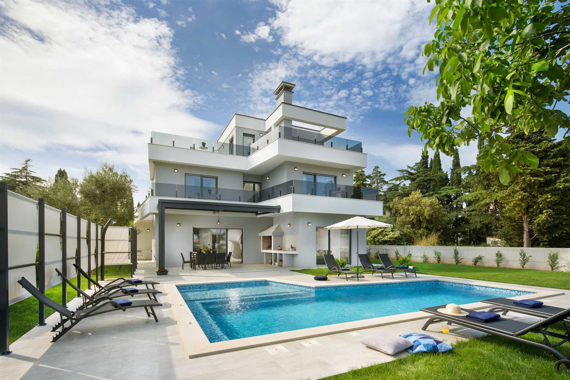 Property Image 2 - Luxury Villa Costanea with Pool