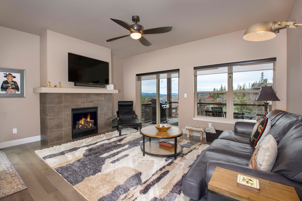 SWP 47 Lookout Point living area