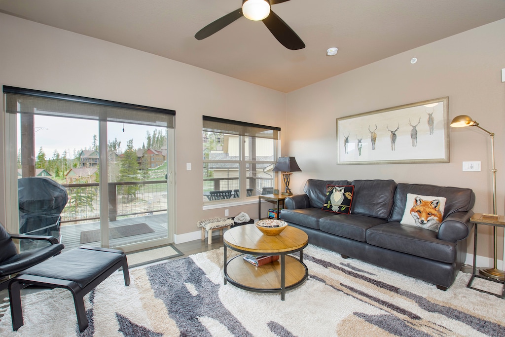 SWP 47 Lookout Point living room