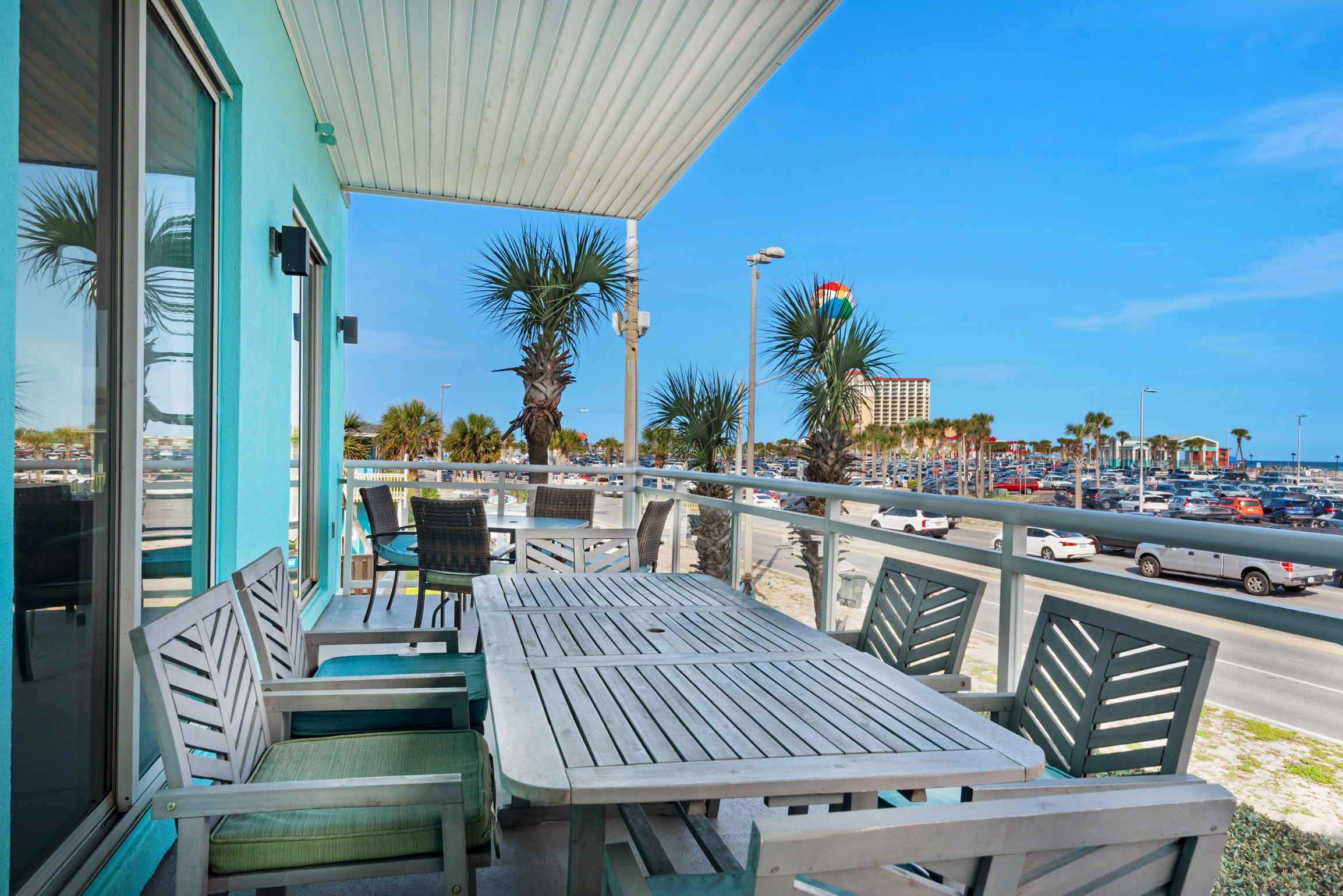 Dine on the balcony