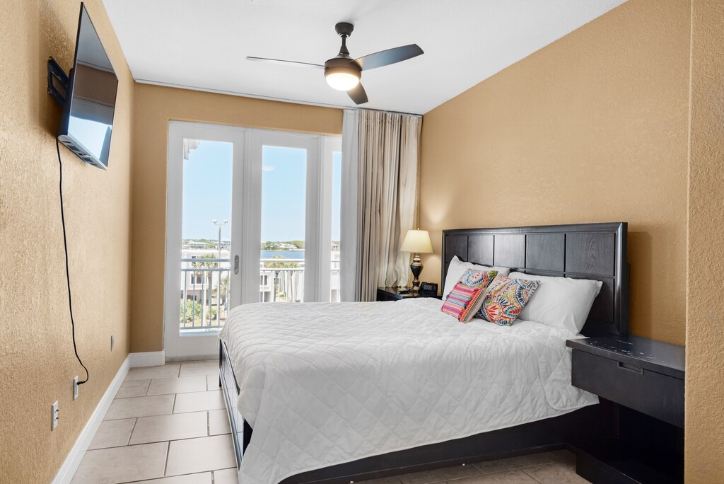 Guest bedroom