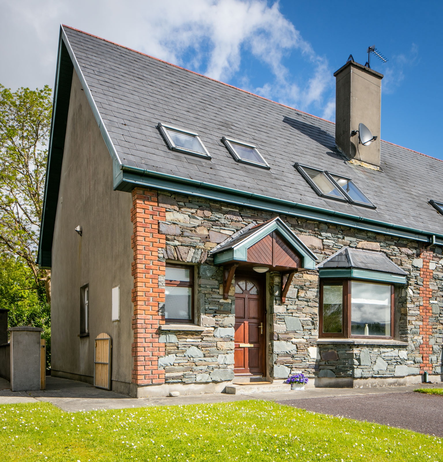 Property Image 1 - Delightful cottage just steps from Kenmare town