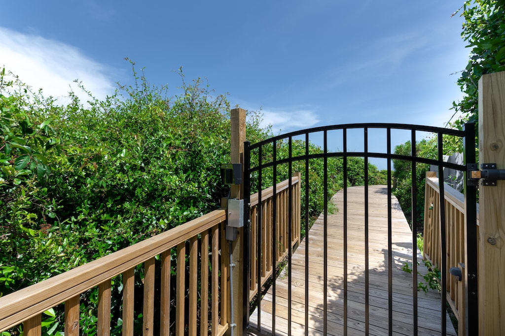 Shipwatch boardwalk access