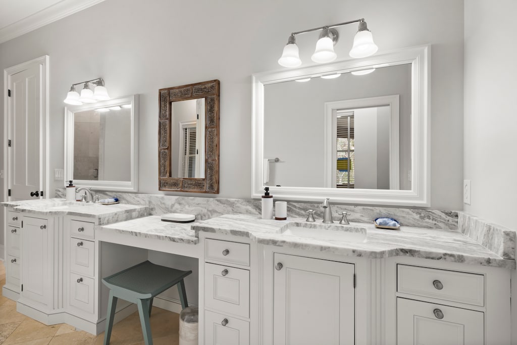 Bathroom 1 (Primary)