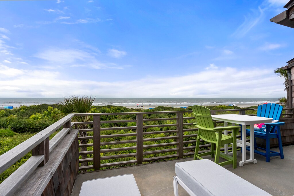 Oceanfront deck