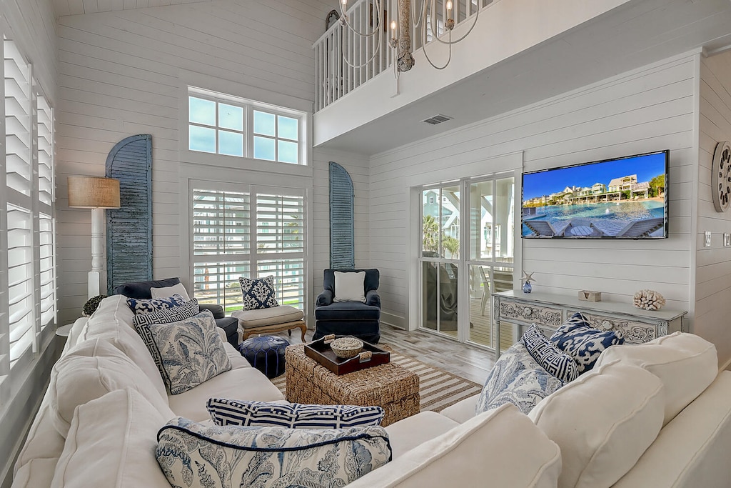 Main Living Room, 2nd Floor . 