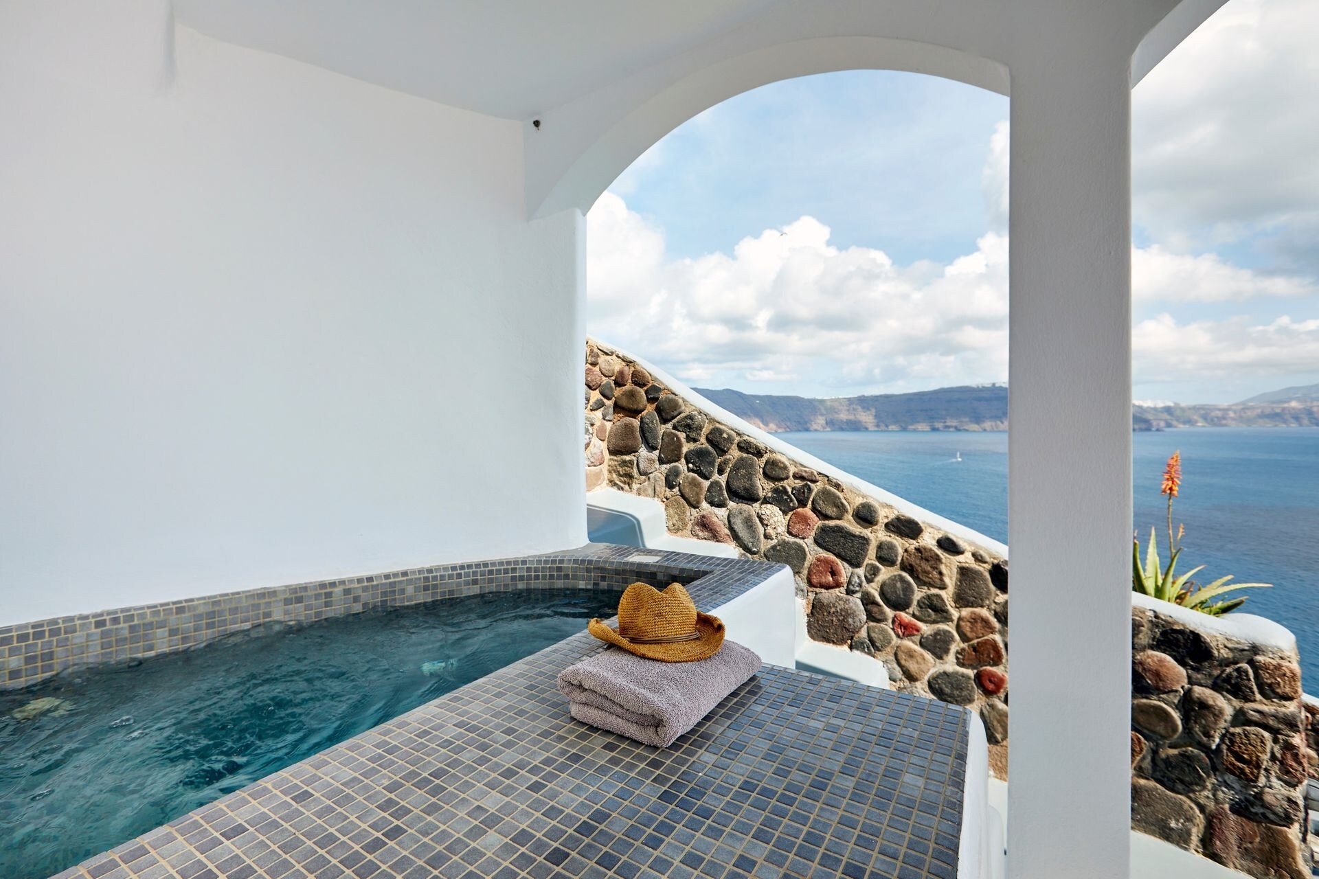 Property Image 2 - Santorini Junior Cave Villa with Outdoor Hot Tub
