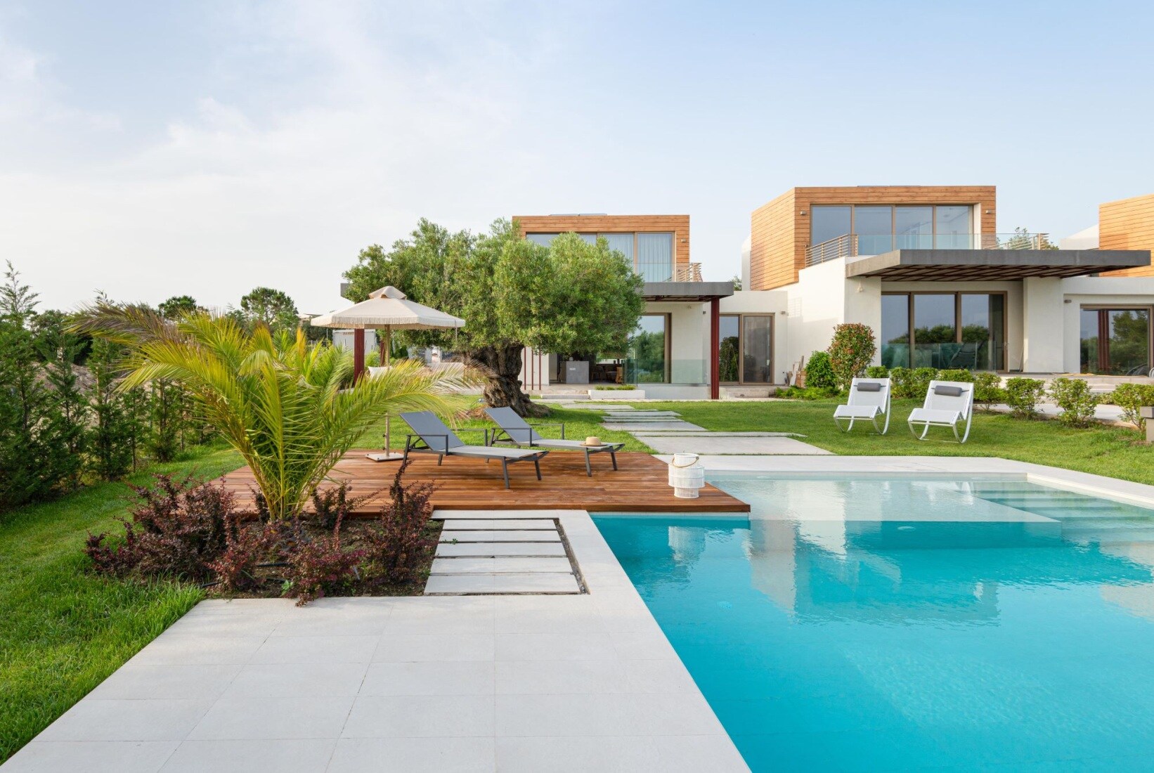 Property Image 2 - luxurious modern villa with pool