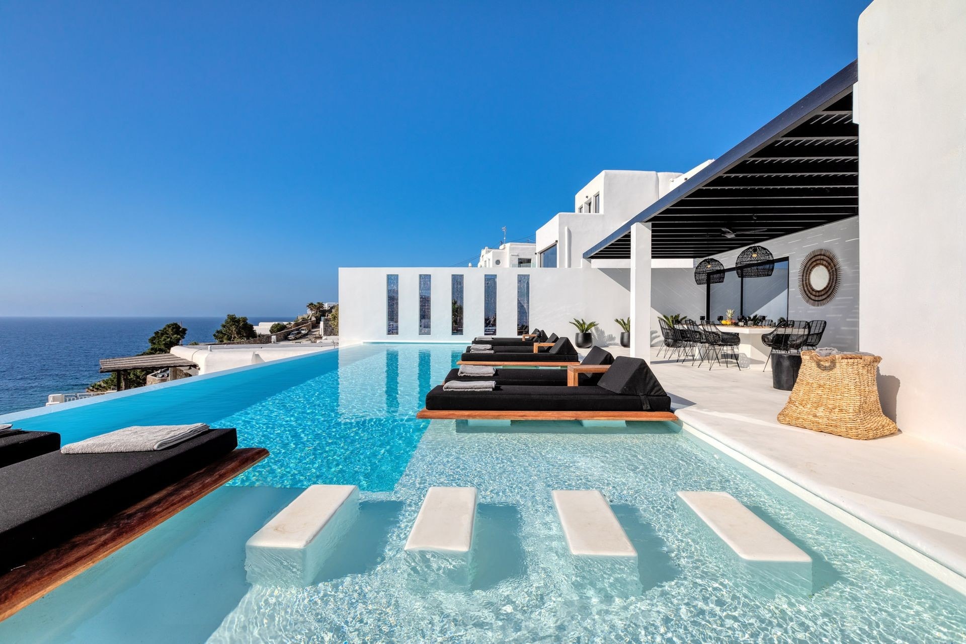 Property Image 2 - LKM 6 Bedrooms | Villa Black Royal II | Mykonos | Psarou