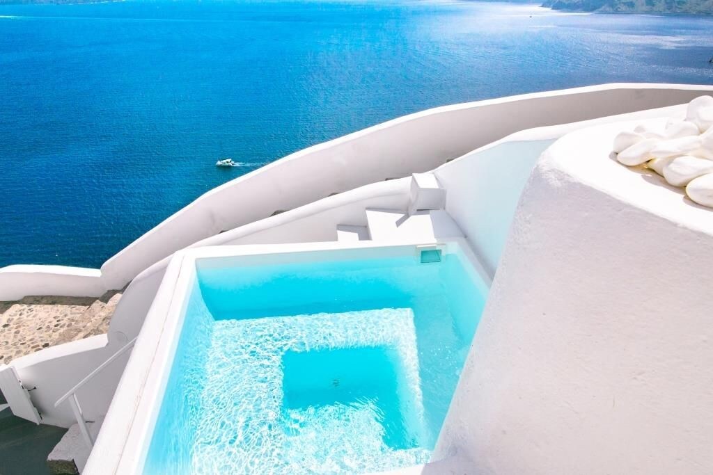 Property Image 2 - Oia Full Moon Villa with Outdoor Plunge Pool with Sea & Caldera View