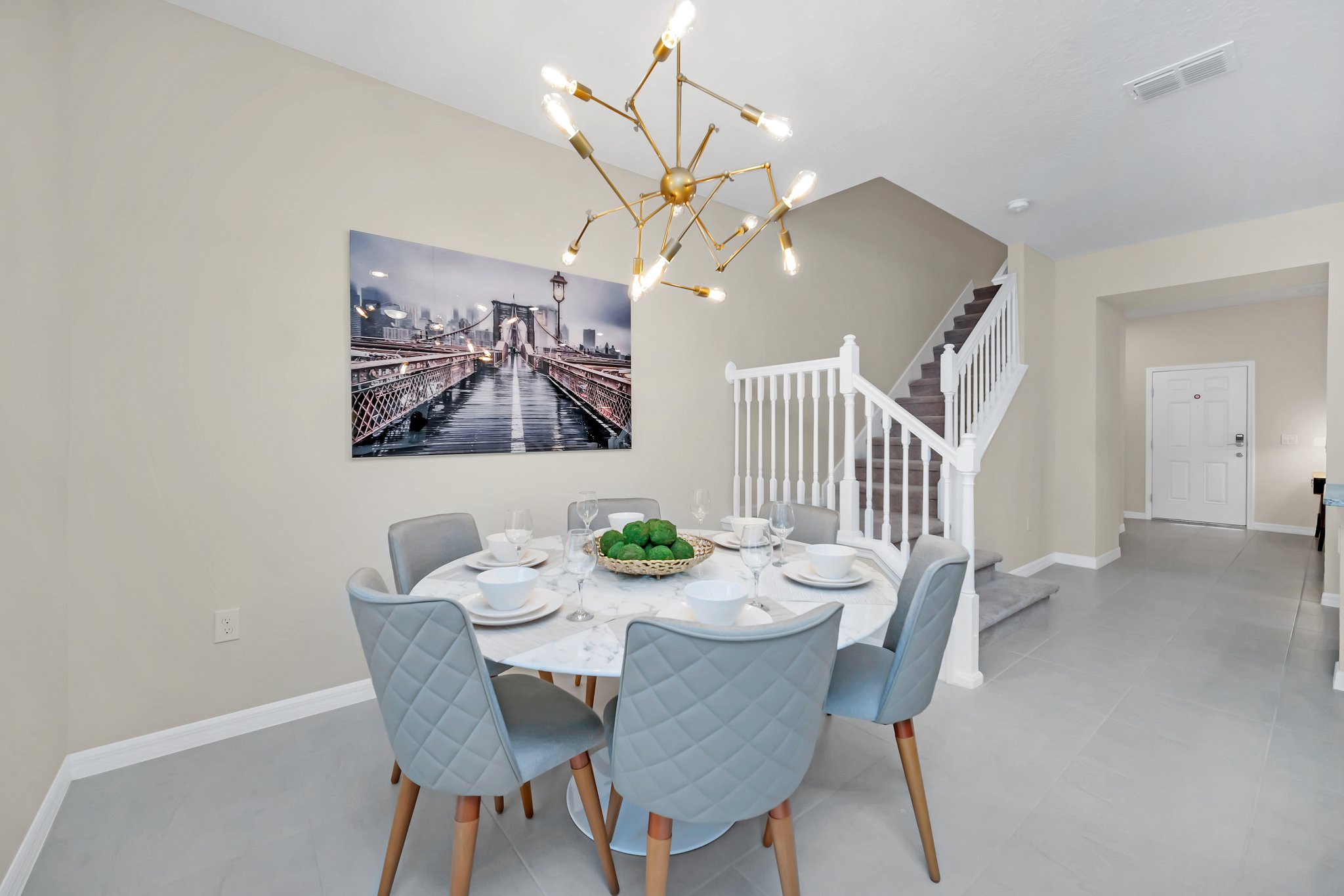 Elegant Townhome, Private Splash Pool, Near Theme Parks! Home Rental