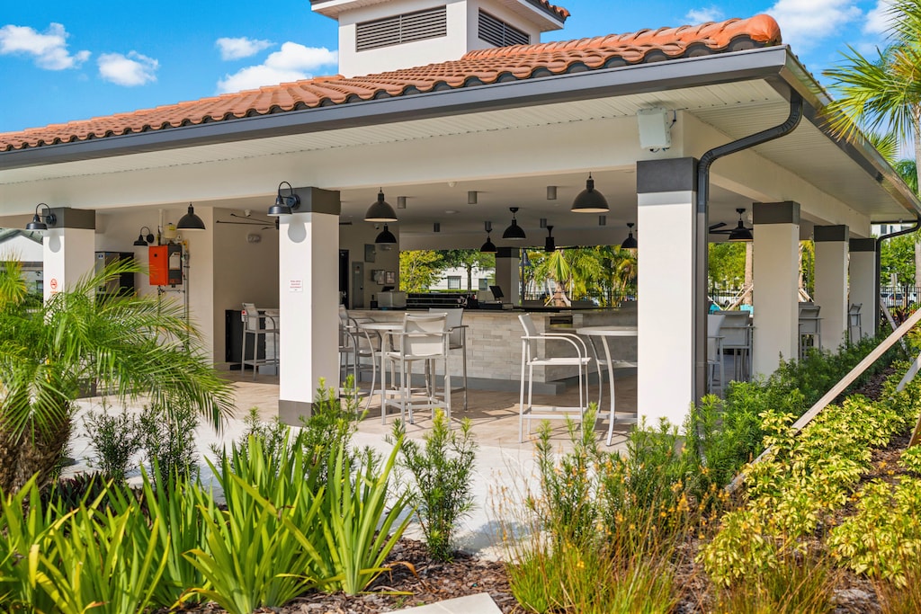 Vista Cay Isles resort pool bar