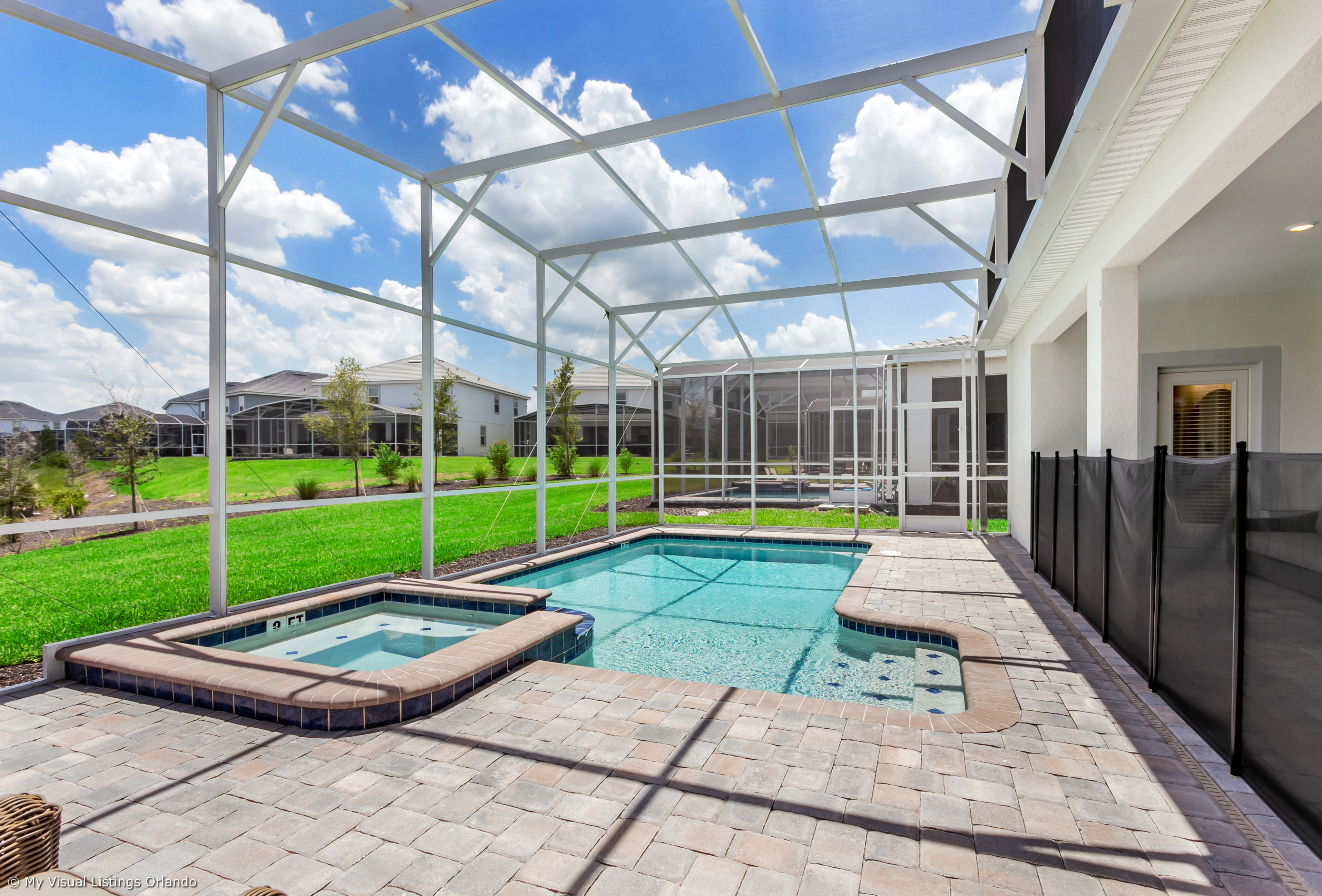 - The private pool of the Home in Florida - Immerse yourself in the cool elegance of pool - Discover bliss by the pool in serene setting
