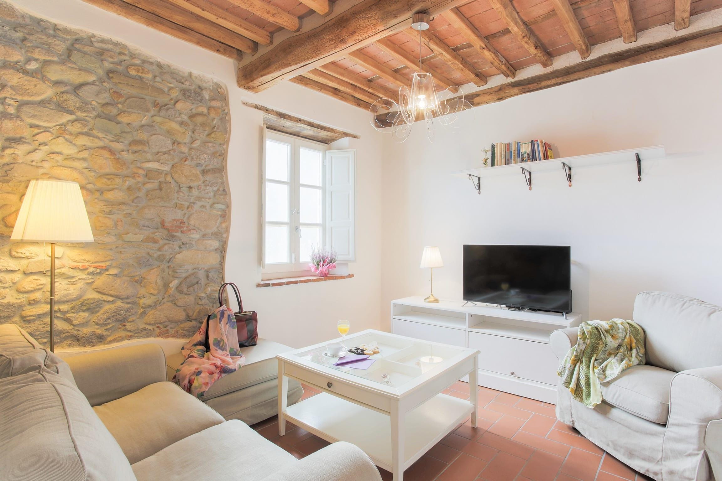 Property Image 2 - Charming Farmhouse Immersed In Lucca Countryside