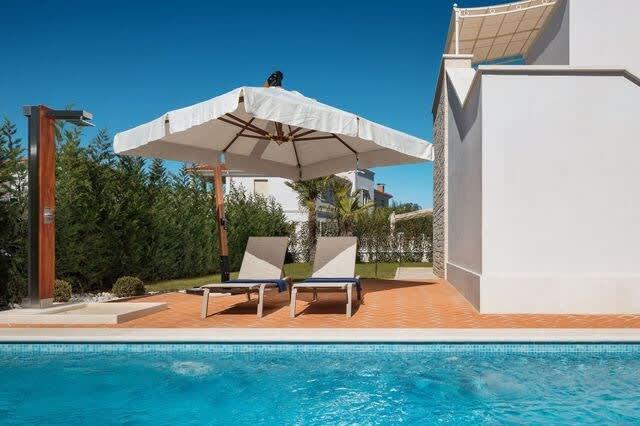 Property Image 2 - Ideal Holiday Villa with Sophisticated Interior