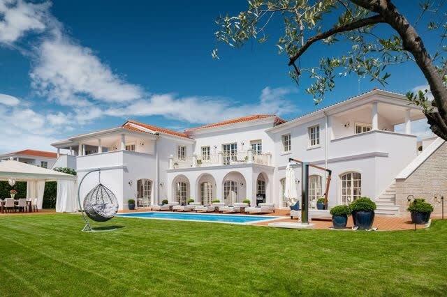 Property Image 2 - Exquisite Villa Surrounded by Olive Groves