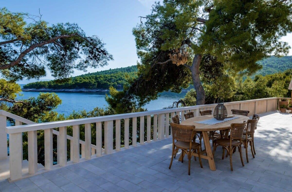 Property Image 1 - Seaside Getaway Villa With Unbelievable View