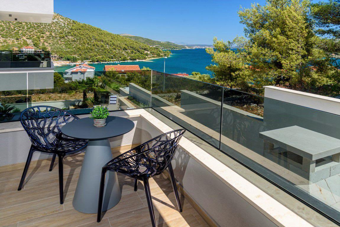 Property Image 2 - 4br Prestigious Villa With Heated Pool In Marina Trogir