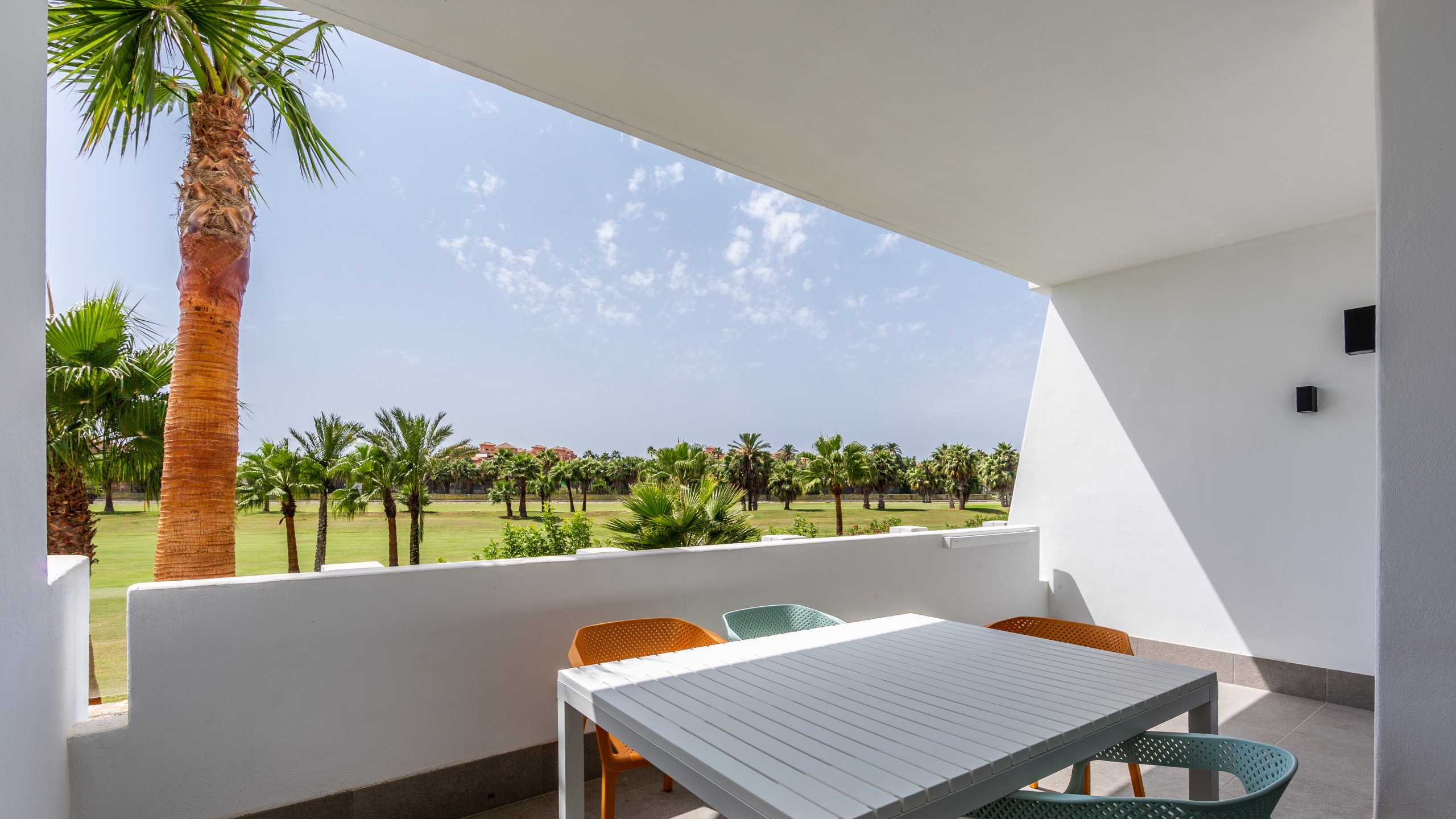 Property Image 1 - 2 bedroom apartment in Playa Granada with spectacular golf views and kitchen island