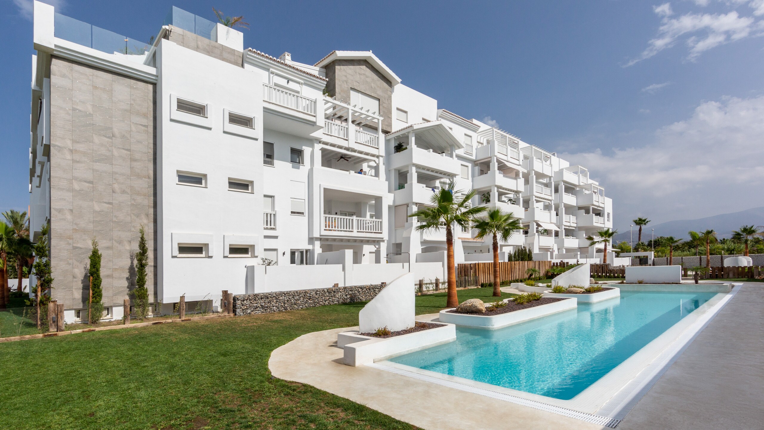 Property Image 1 - 2 bedroom and 2 bathroom apartment with spectacular golf views and fully equipped with the best brands