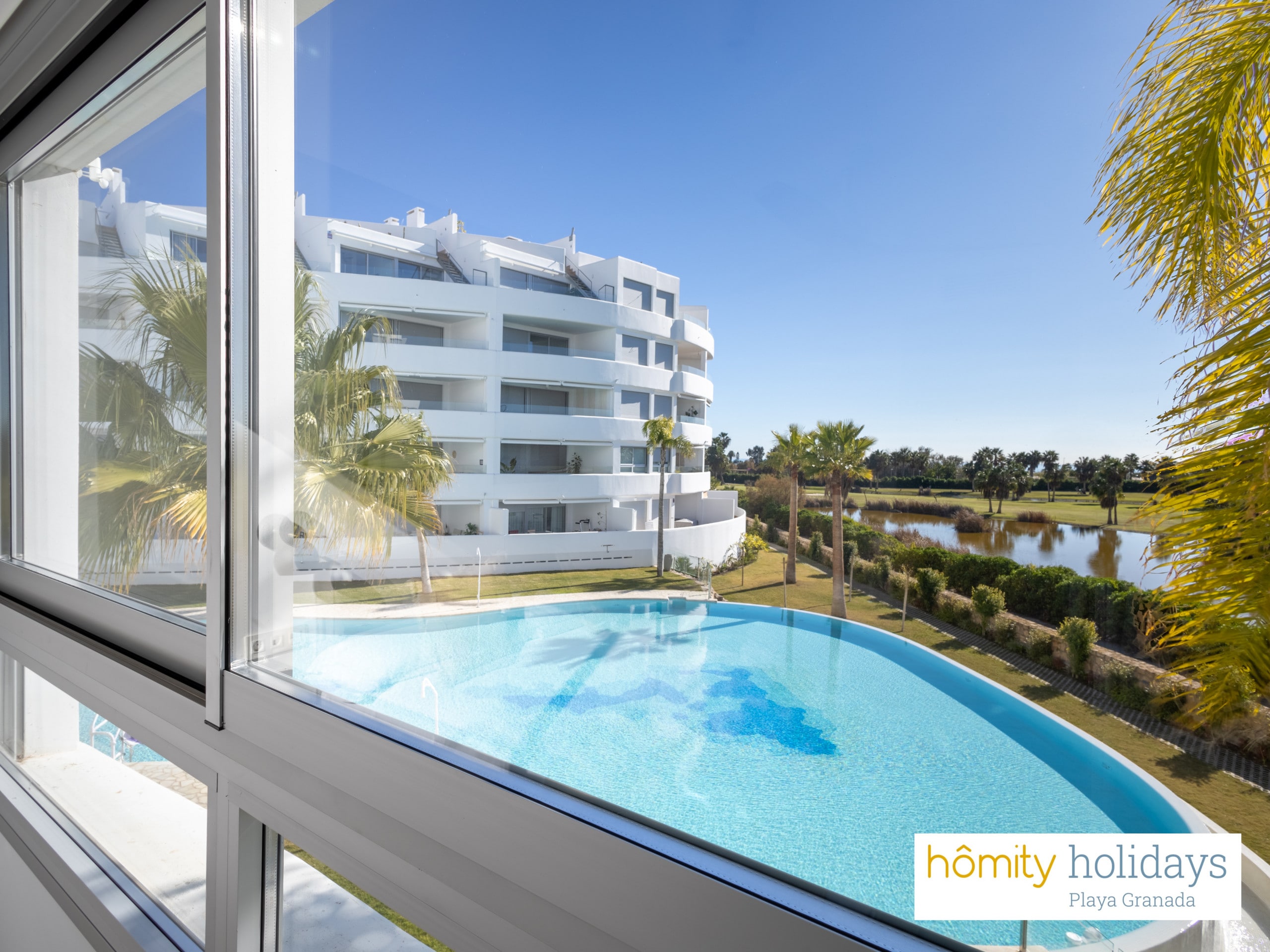 Property Image 2 - 2 bedroom and 2 bathroom exclusive apartment overlooking the golf course and the infinity swimming pool