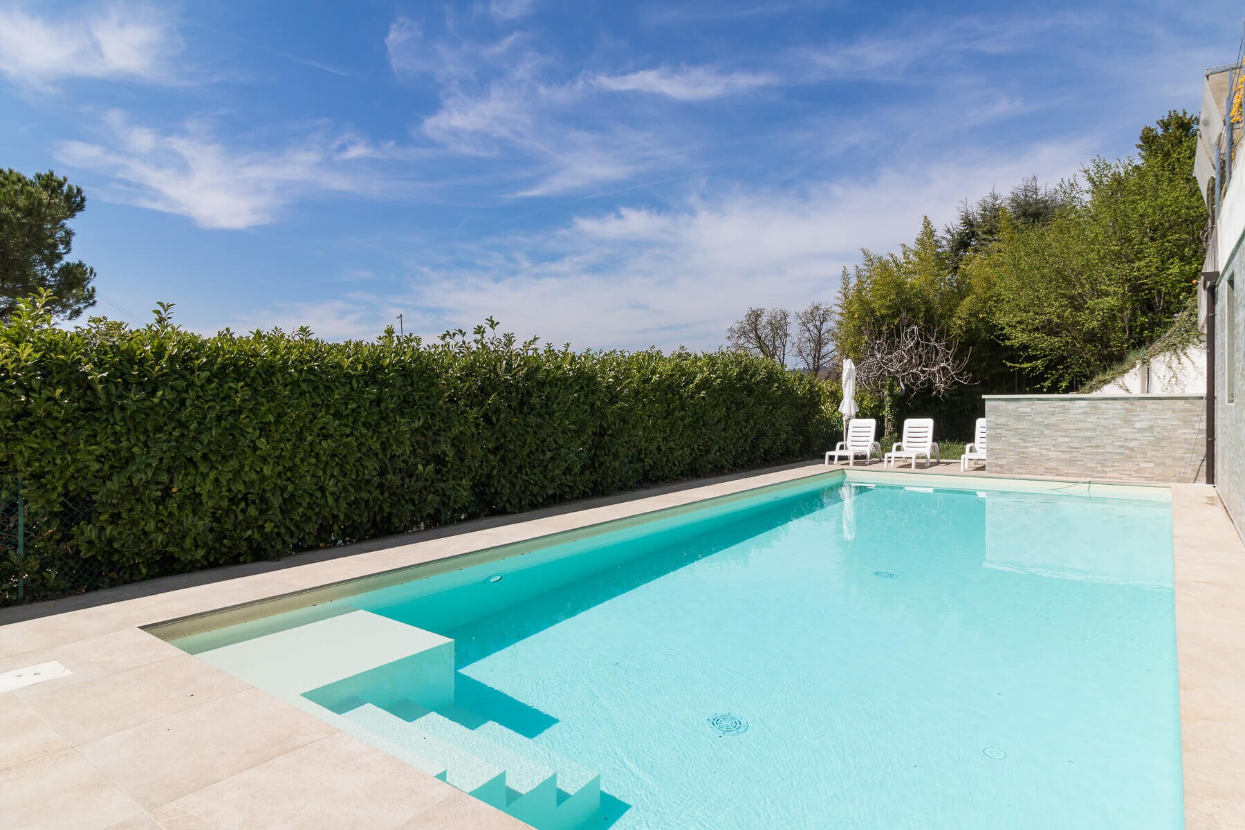 Property Image 2 - spacious Villa with private pool in Padenghe sul Garda