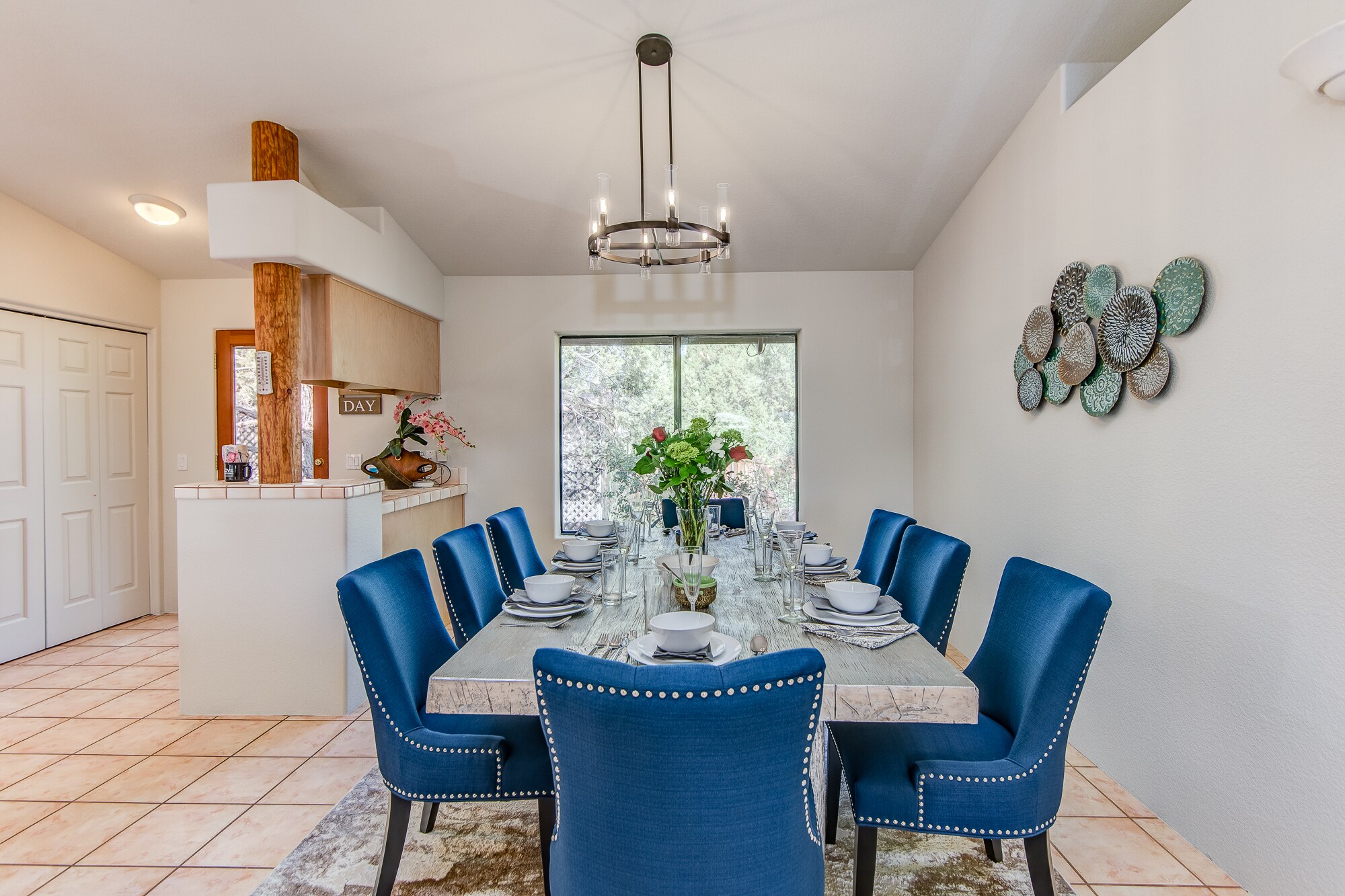 Dining Area with Seating for Eight