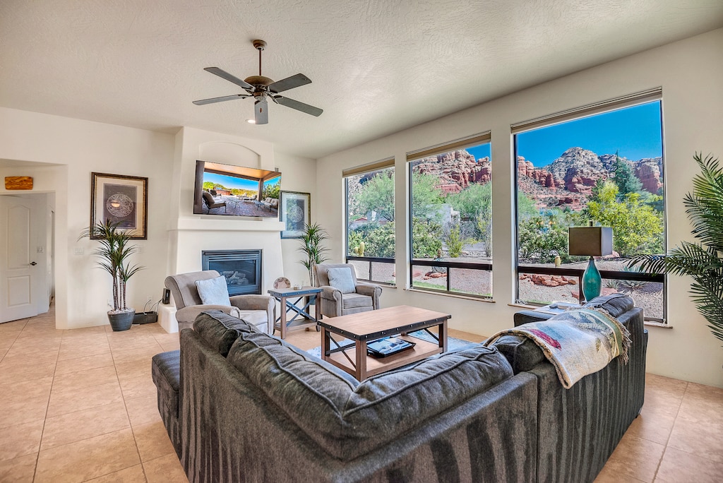 Floor to ceiling views of Thunder Mountain!