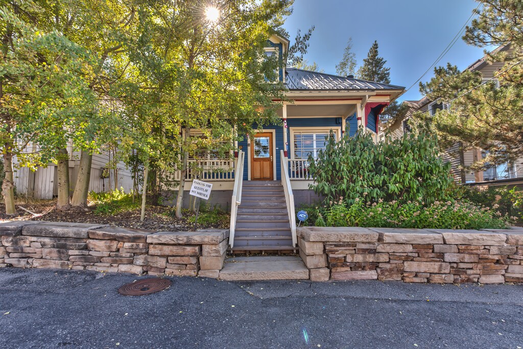 Park City Norfolk Dream - 3 Bedroom / 3 Bath Home with Parking