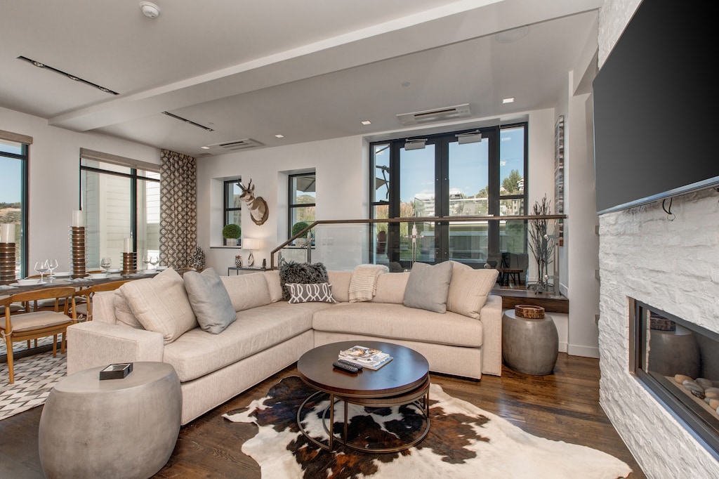 Luxury Condo Overlooking Main Street