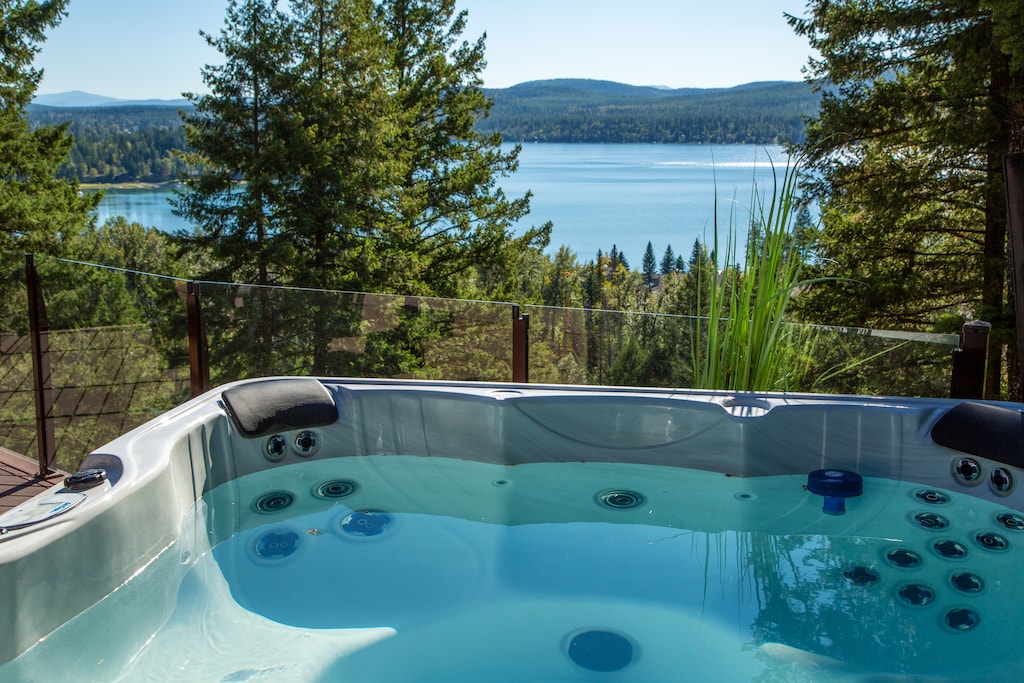 Spacious Deck with Amazing Lake Views