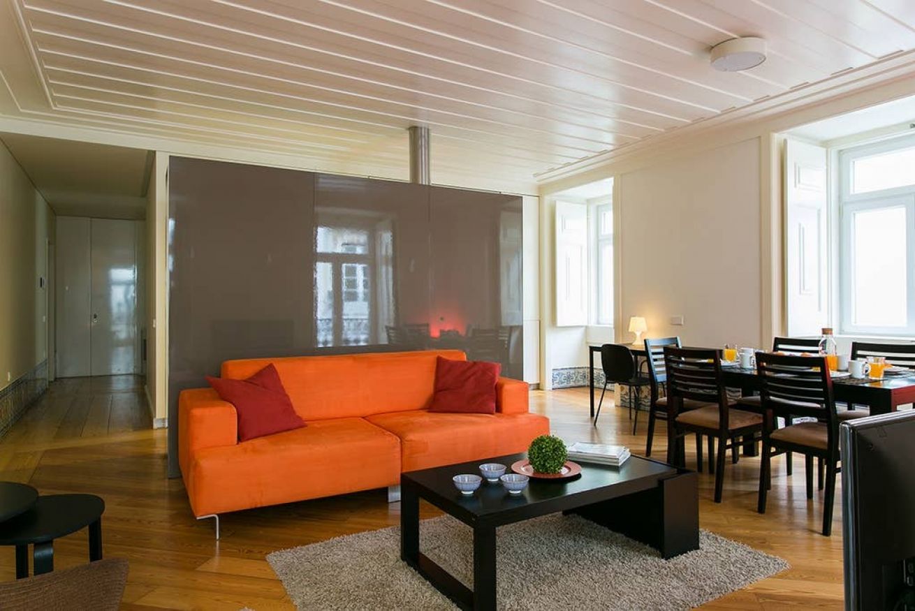 Property Image 1 - Elegant 2BR Apt w/workspace nearby Baixa-Chiado subway