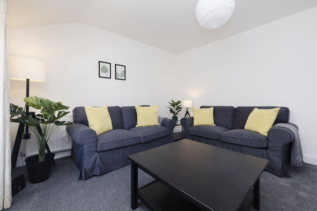 Property Image 1 - Beautiful 2-BR mews near the famous Princes Street