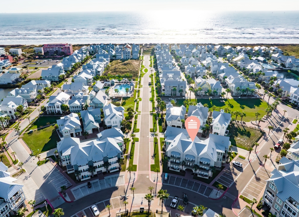 Aerial View, Location. 