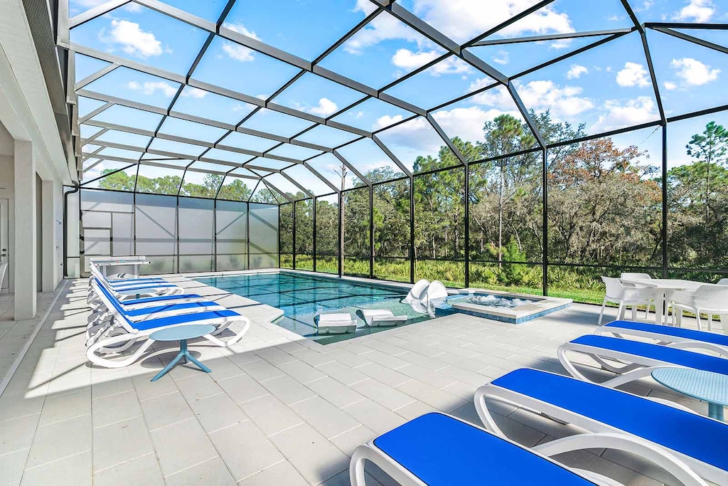Private Pool & Patio