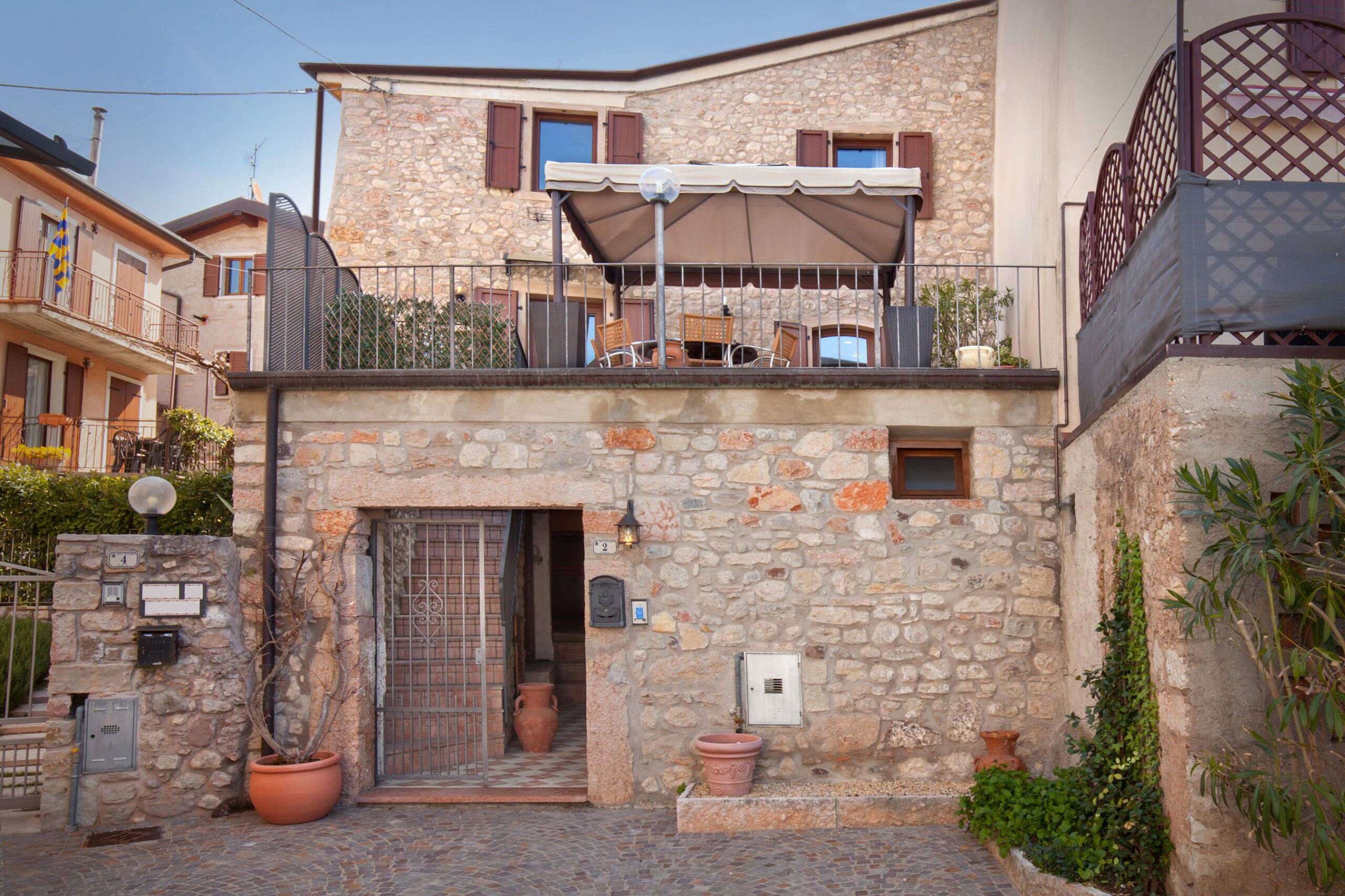 Property Image 1 - Cosy apartment in the ancient village Albisano with terrace 