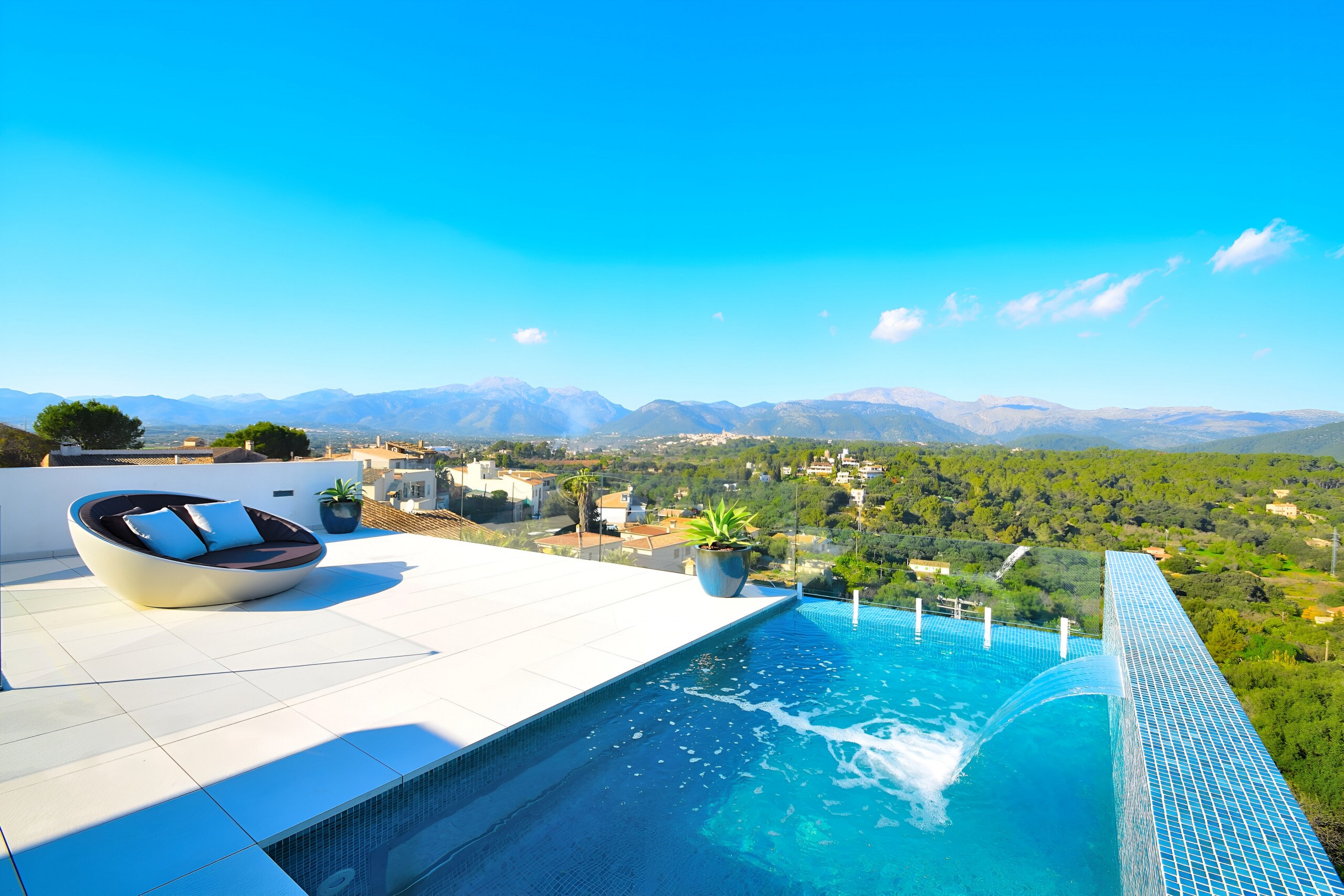 Luxury villa with pool and views of the whole of Mallorca